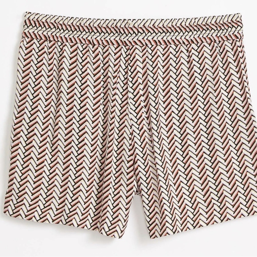 Loft NWT drawstring chevron shorts, large
